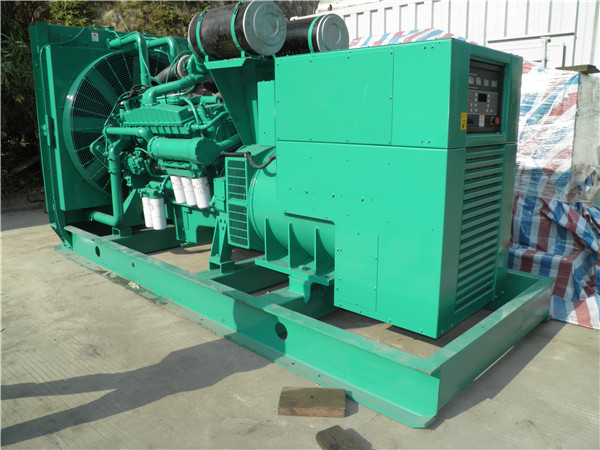 西和出租发电机 发电机组厂家：柴油发电机组的控制屏的作用是什么？