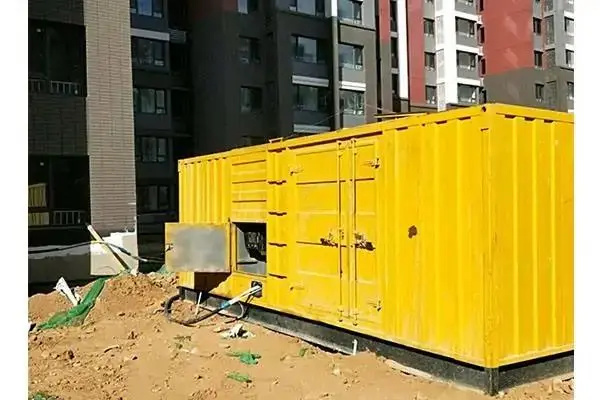 西和发电机租赁中燃油压力过低会对发动机的哪些部件造成损坏？