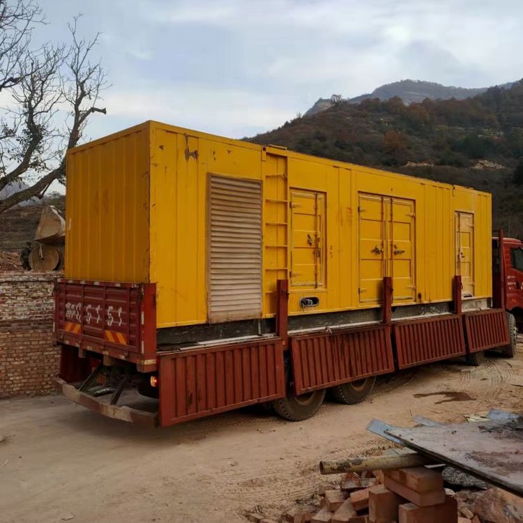 西和200kW 发电机组在带电阻性负载时，输出功率会受到哪些因素的影响？