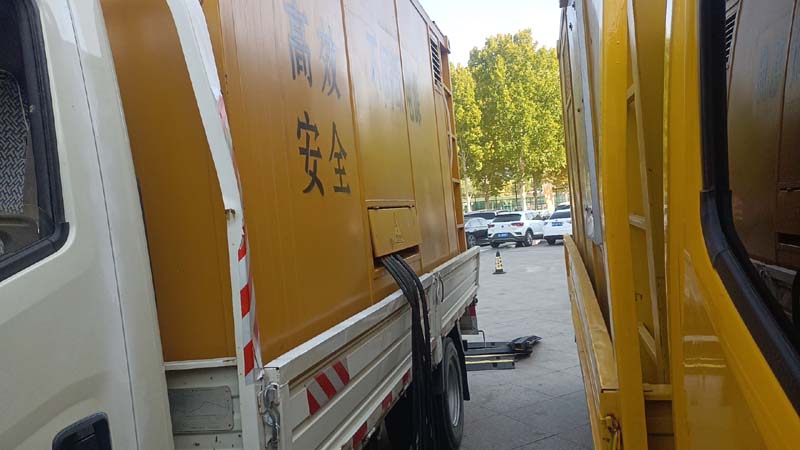 西和如何判断柴油发电机组和UPS电源的切换时间是否符合要求？