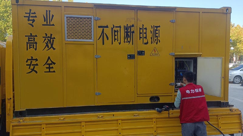 西和柴油发电机组和UPS电源配合使用时，如何避免切换过程中的电力中断？